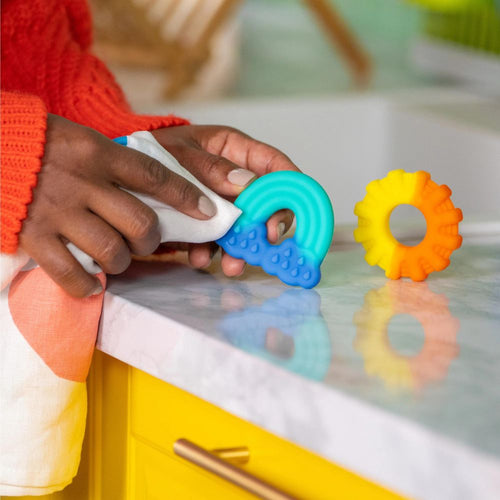 Baby Einstein Jucarie de dentitie Soare si Curcubeu Chance of Smiles set 2 piese silicon 3 luni