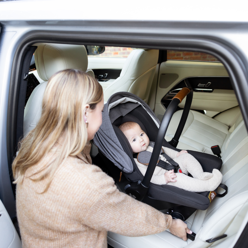 Joie - Scoica auto cu ISOFIX integrat Sprint Signature Eclipse, nastere - 75 cm, testata inclusiv la impact lateral, conform ECE R129 si testata ADAC