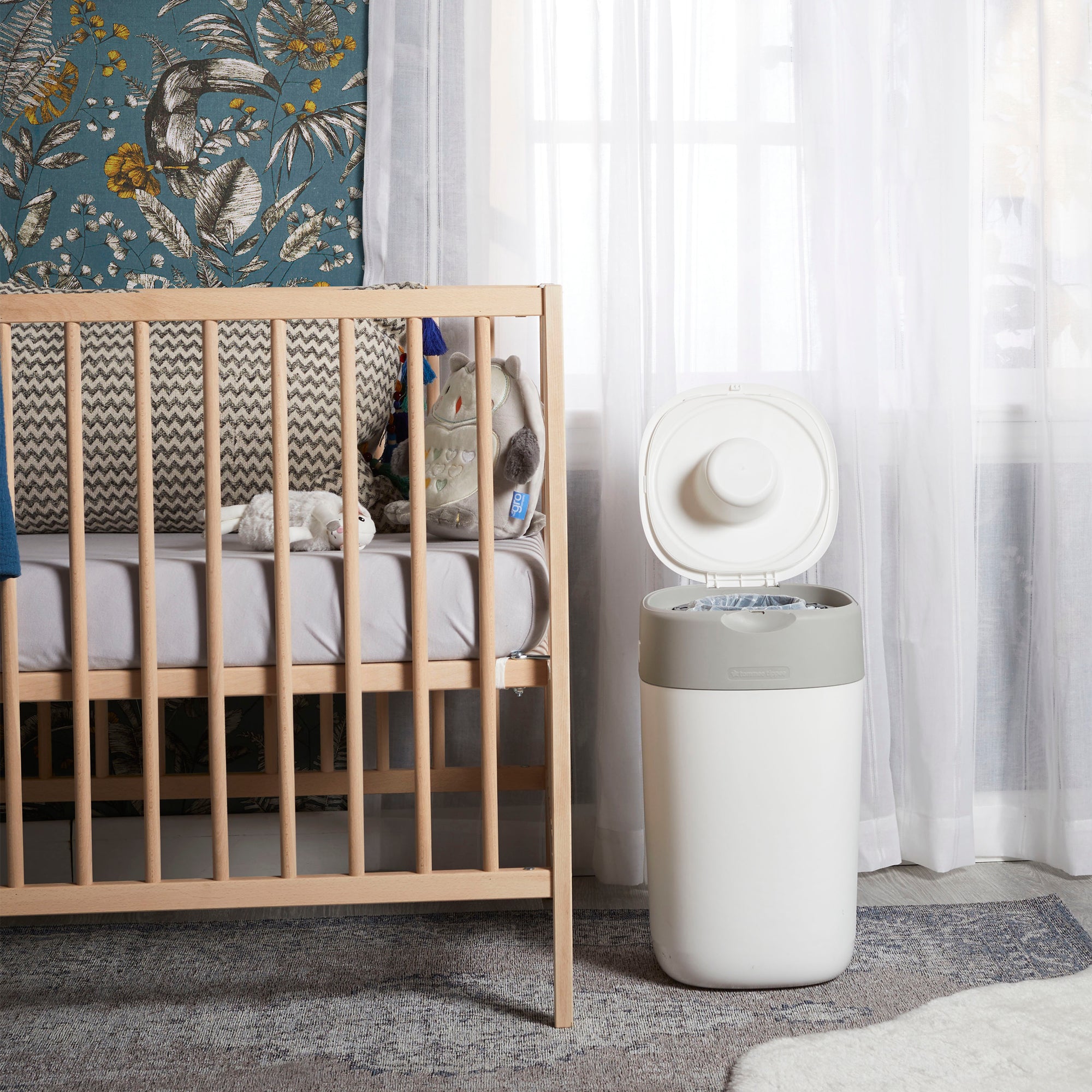 Cos pentru scutece Tommee Tippee Sangenic Twist and Click Reciclabil, Alb/Gri
