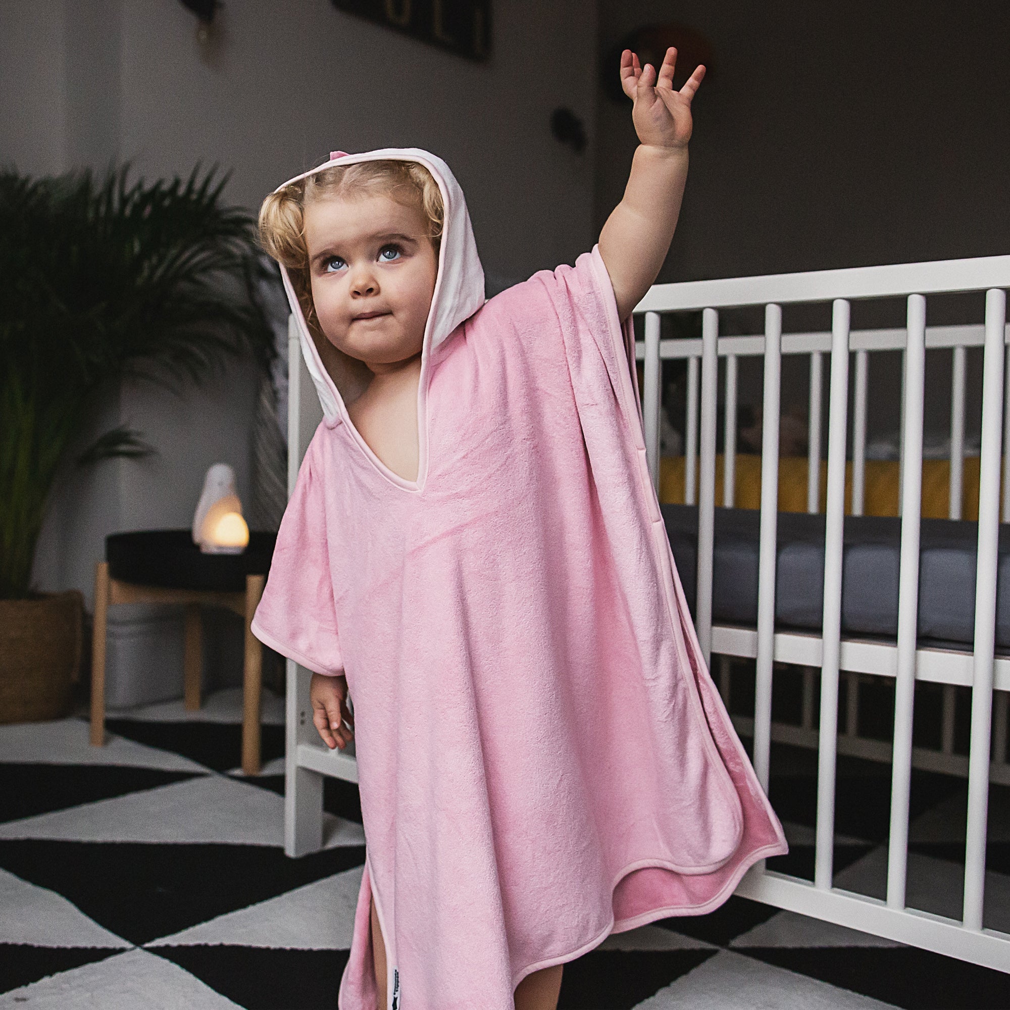 Halat de baie tip Poncho Tommee Tippee, (2-4 ani), Pinguinul Penny, Roz
