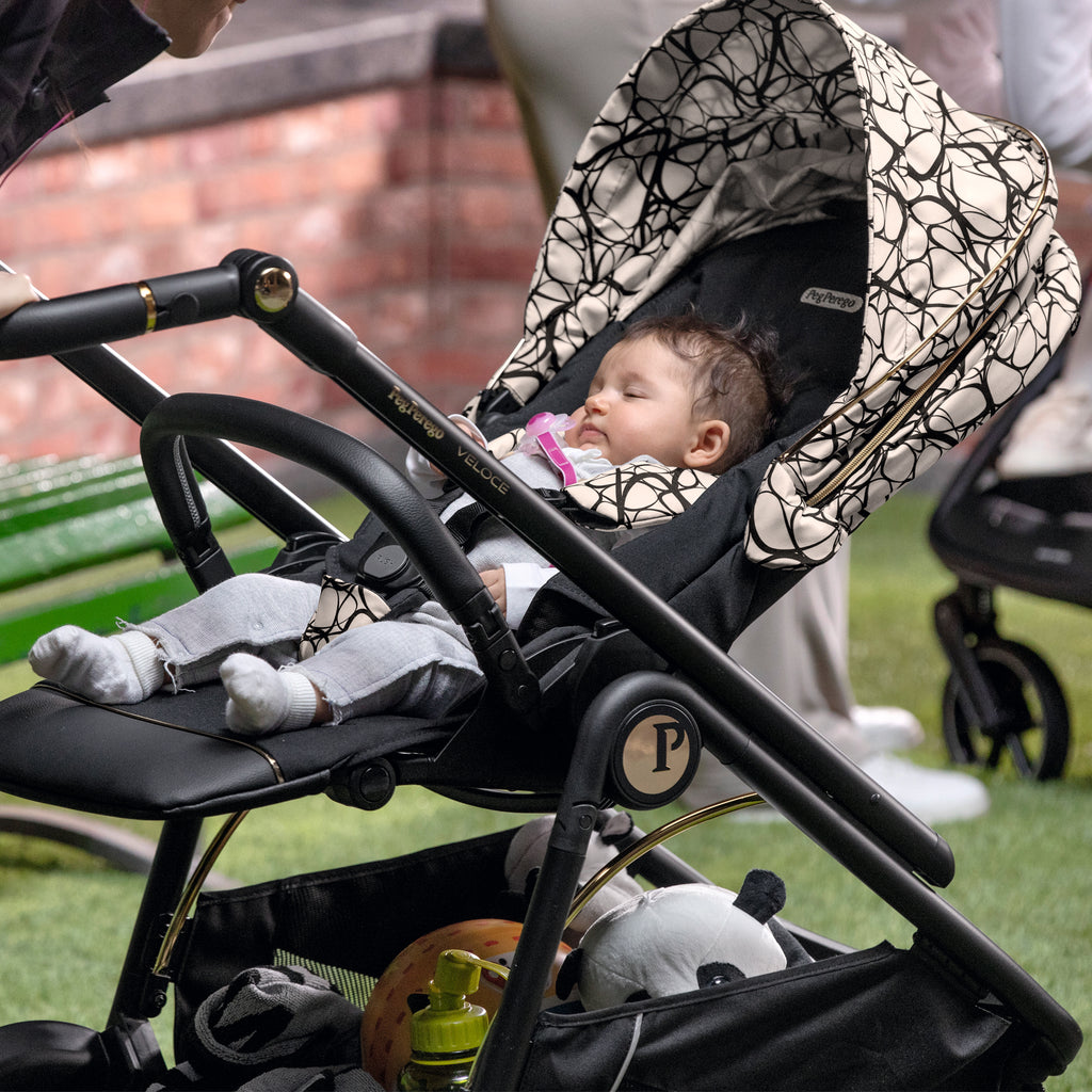 Carucior 3 in 1 Peg Perego Veloce, SLK, 0 - 22 kg, Graphic Gold, Negru / Bej