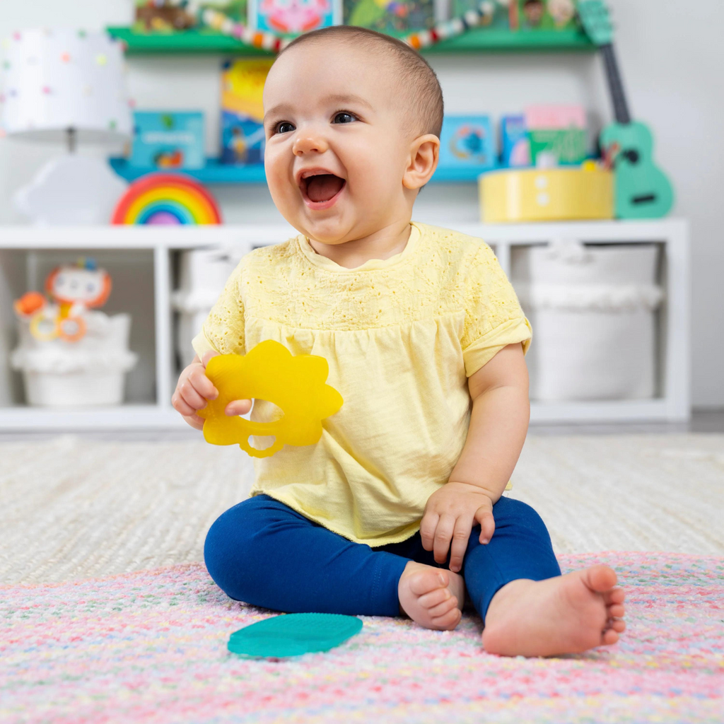 Bright Starts - Set cadou 8 buc dintitori usor de prins “Teeth Relief”