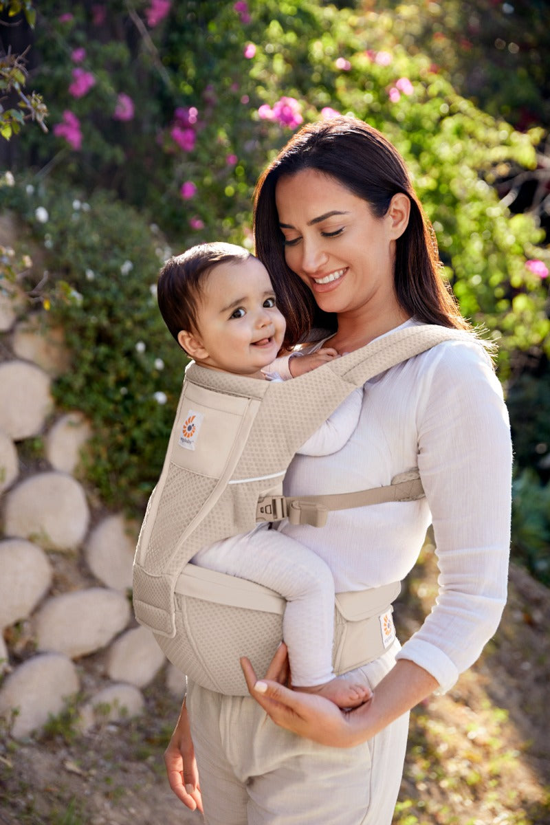 Marsupiu Alta Hip Ergobaby, 4 luni - 4 ani , 5.5-20.4 kg, Natural Beige
