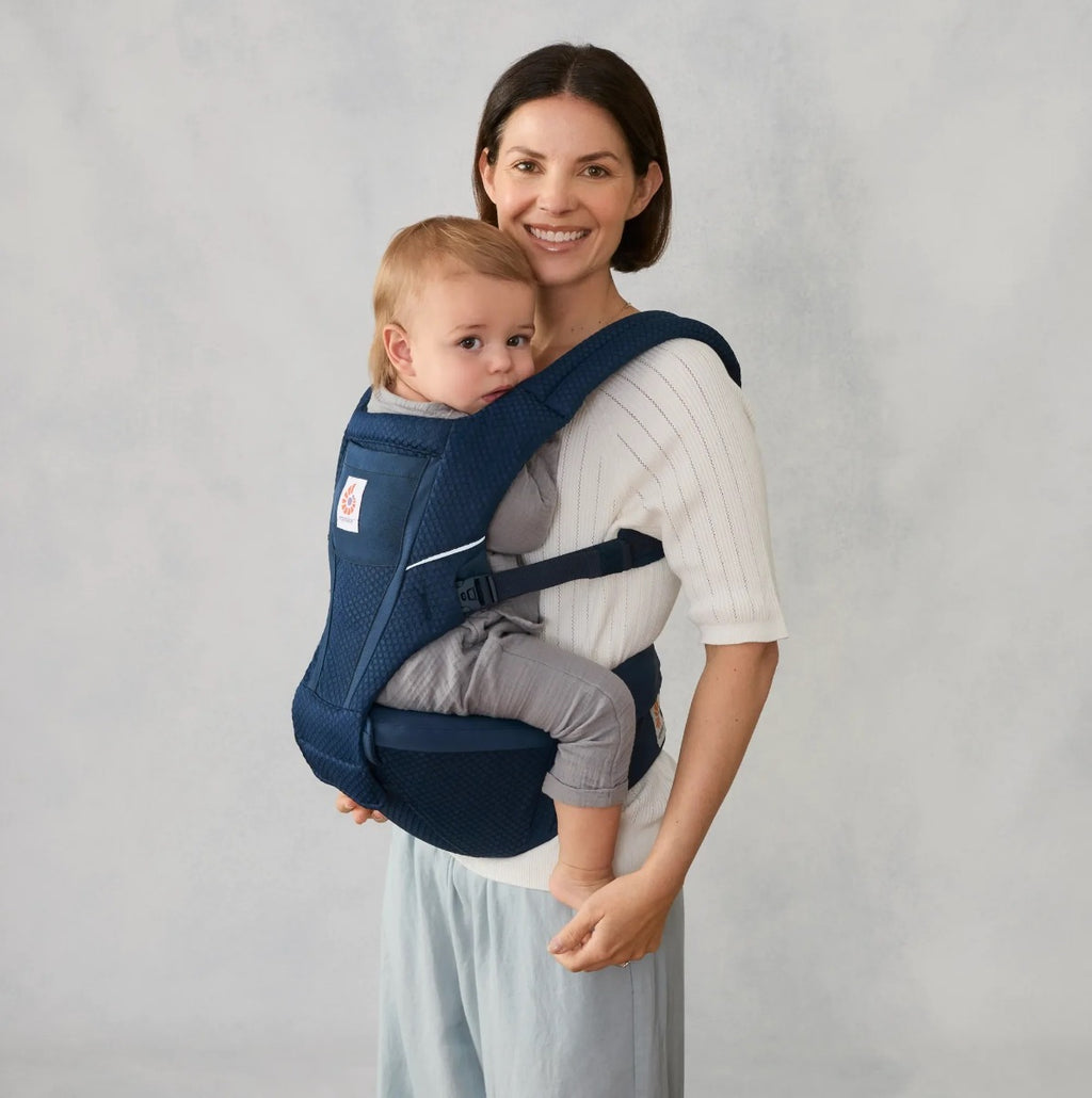 Ergobaby Marsupiu Alta Hip 4 luni - 4 ani 5.5-20.4 kg Midnight Blue certificat IHDI