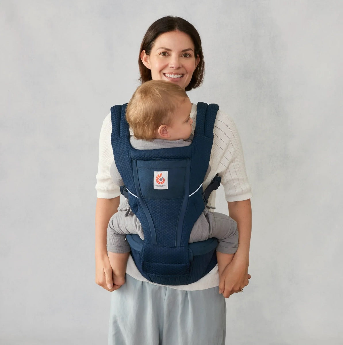 Ergobaby Marsupiu Alta Hip 4 luni - 4 ani 5.5-20.4 kg Midnight Blue certificat IHDI