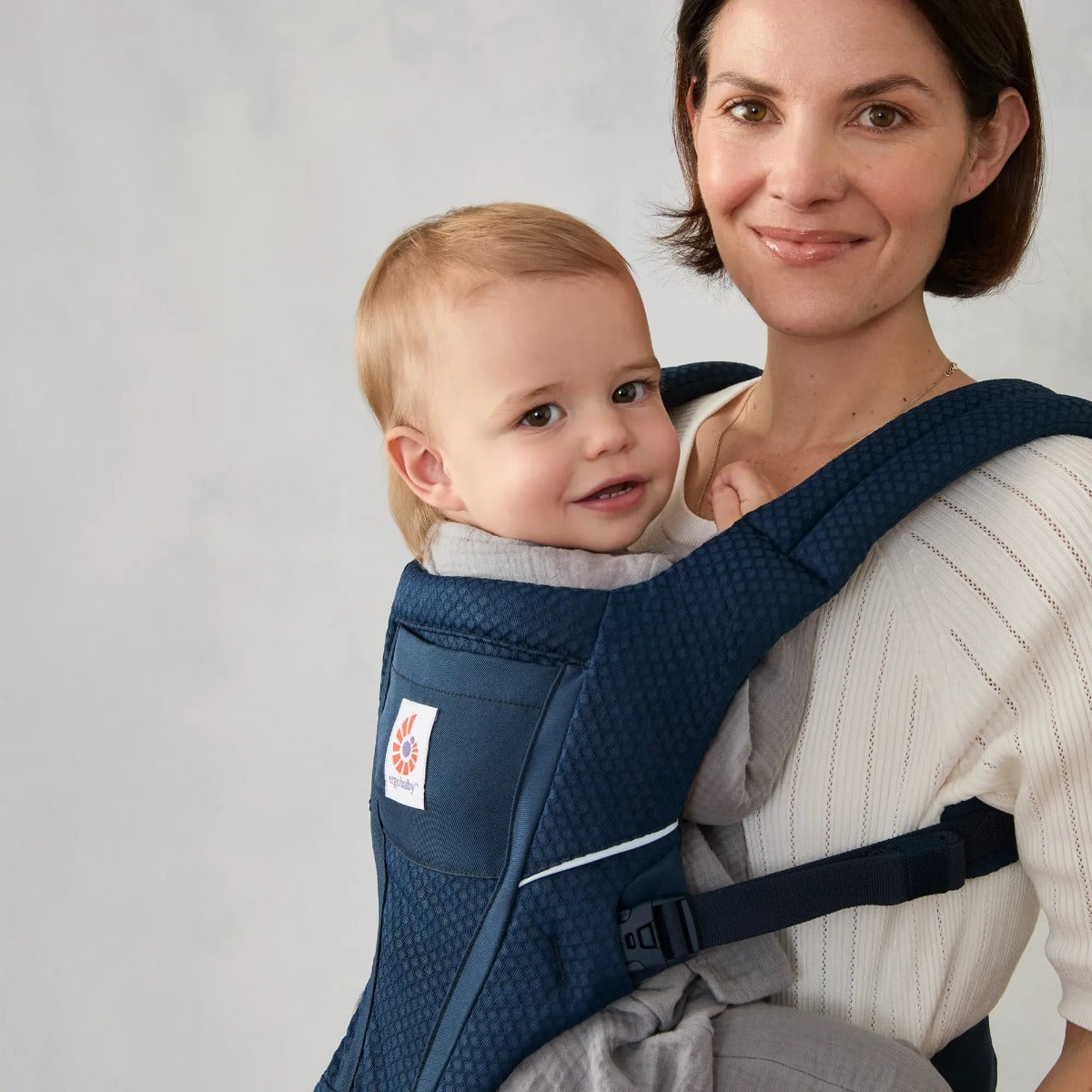 Ergobaby Marsupiu Alta Hip 4 luni - 4 ani 5.5-20.4 kg Midnight Blue certificat IHDI