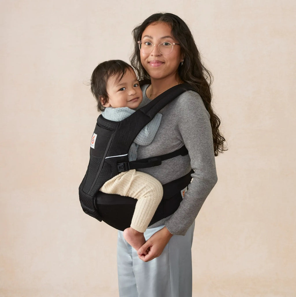 Ergobaby Marsupiu Alta Hip 4 luni - 4 ani 5.5-20.4 kg Onyx Black certificat IHDI pozitionare sanatoasa sold