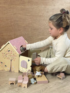 Casuta de papusi cu 2 ursuleti de plus, Egmont Toys