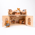 Egmont Toys Casuta de papusi cu doua veverite de plus lemn EN71 3 ani+