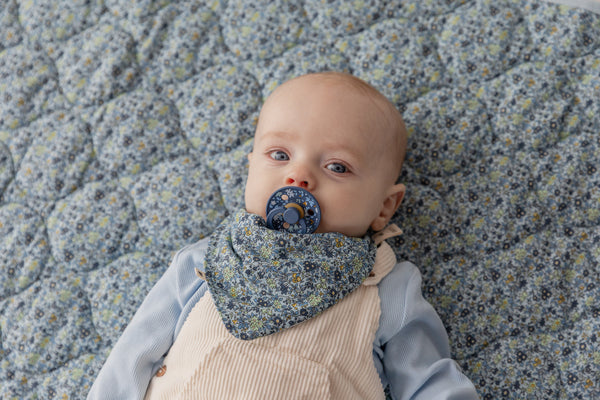 BIBS x LIBERTY - Set 2 suzete Colour Capel Latex, tetina rotunda, 6 luni+-Dusty Blue/Petrol