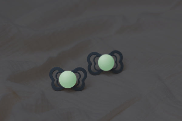 BIBS - Set 2 suzete Fosforencente Couture Glow Silicon, tetina anatomica, 0 luni +-Sage/Cloud