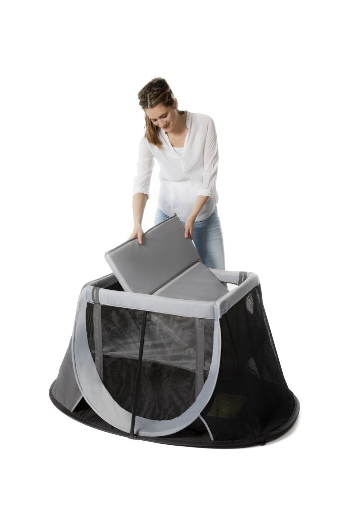 Aeromoov Pop Up Travel Cot White Grey Rock