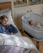 Graco - Patut co-sleeper Eluma Nest Luna cu leganare automata si sistem inteligent de detectare a plansului