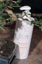 Skinhaptics shower gel with natural oils, ideal for gentle cleansing of skin and hair, suitable for babies, children, and parents, 400 ml