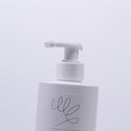 Skinhaptics shower gel with natural oils, ideal for gentle cleansing of skin and hair, suitable for babies, children, and parents, 400 ml