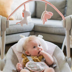 Ingenuity - Leagan portabil Comfort 2 Go Flora the Unicorn