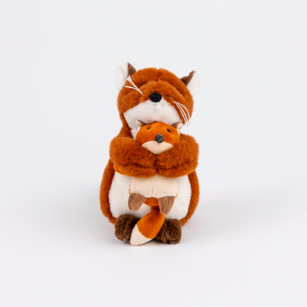 Egmont Toys Jucarie de plus Vulpita cu pui 3 luni+ poliester non-alergic conform EN71 si ASTM