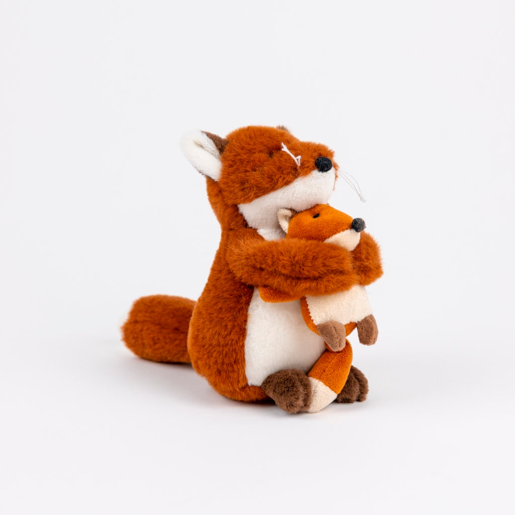 Egmont Toys Jucarie de plus Vulpita cu pui 3 luni+ poliester non-alergic conform EN71 si ASTM