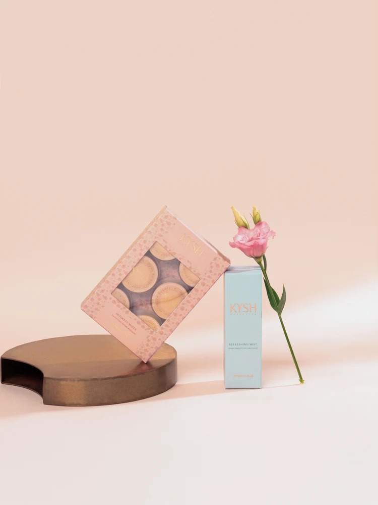 Kysh Cosmetics Set Intim On-the-go servetele intime 6 buc si Refreshing Mist 15 ml fabricat in Italia