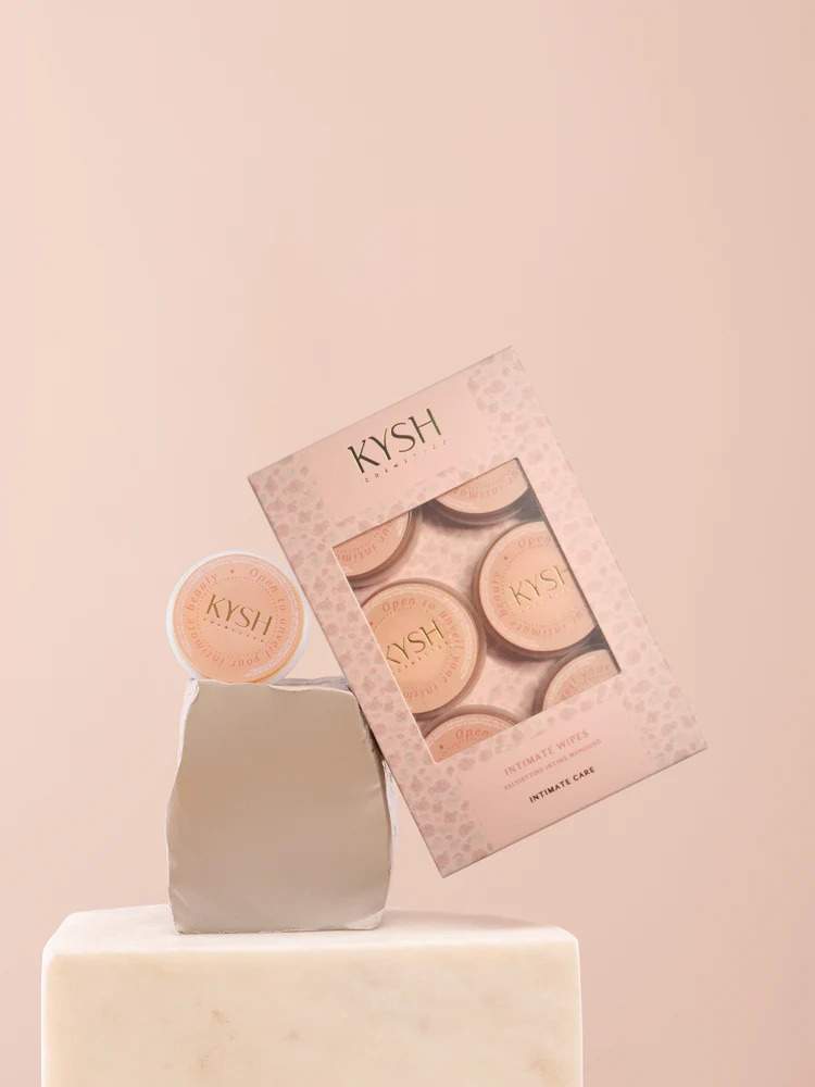 Kysh Cosmetics Set Intim On-the-go servetele intime 6 buc si Refreshing Mist 15 ml fabricat in Italia