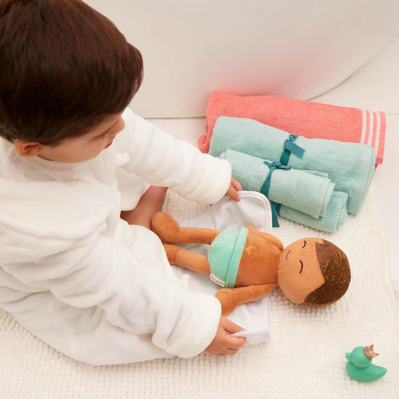LullaBaby Papusa baietel cu par castaniu pentru baie cu accesorii, 35 cm