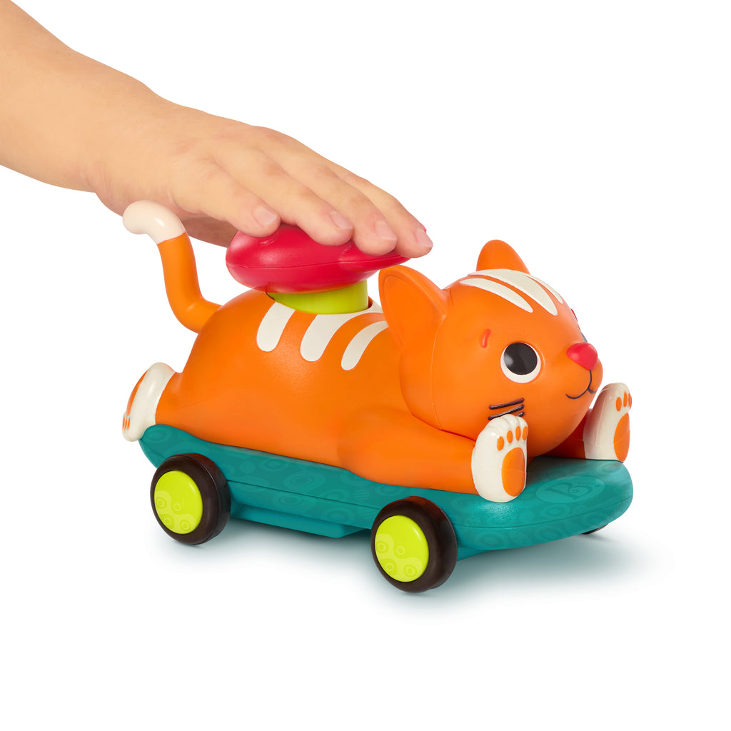 BToys Masinuta pisicuta cu sistem push&go, fara baterii, peste 18 luni