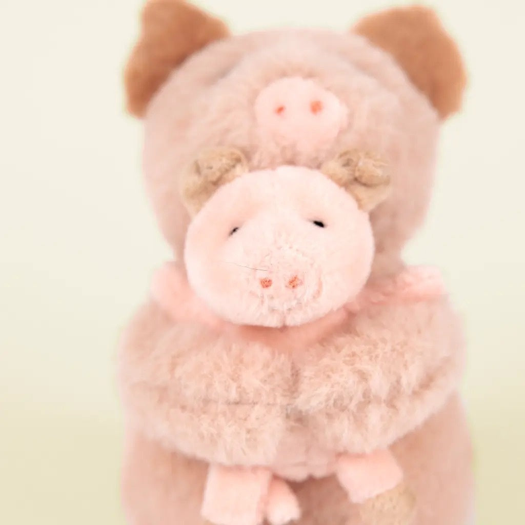 Purcelusa de plus cu puiut, Egmont Toys