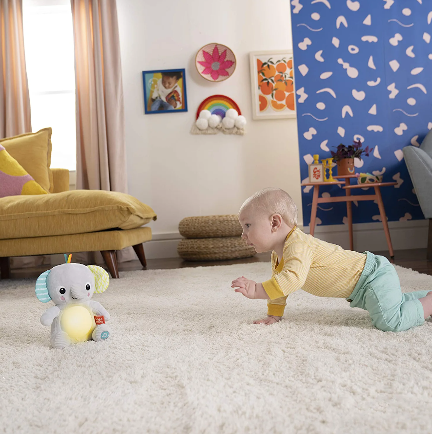 Bright Starts - Jucarie interactiva Hug a Bye Baby Elephant